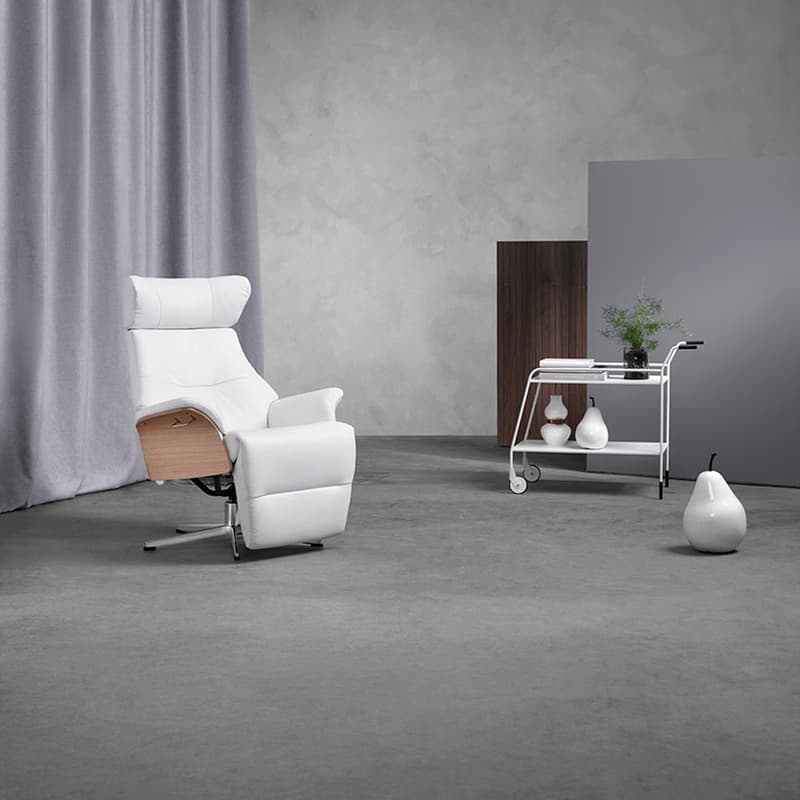 Air With Footrest Swivel Chair | Naustro Unwind Collection | FCI London