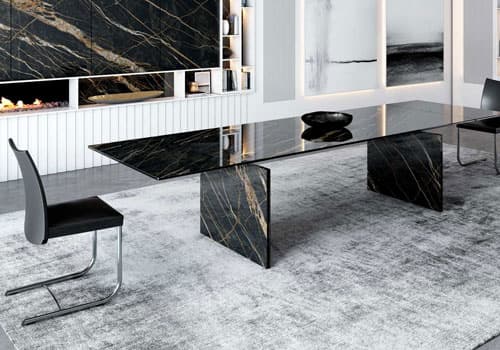 What Pieces of Furniture Should Be in a Dining Room?