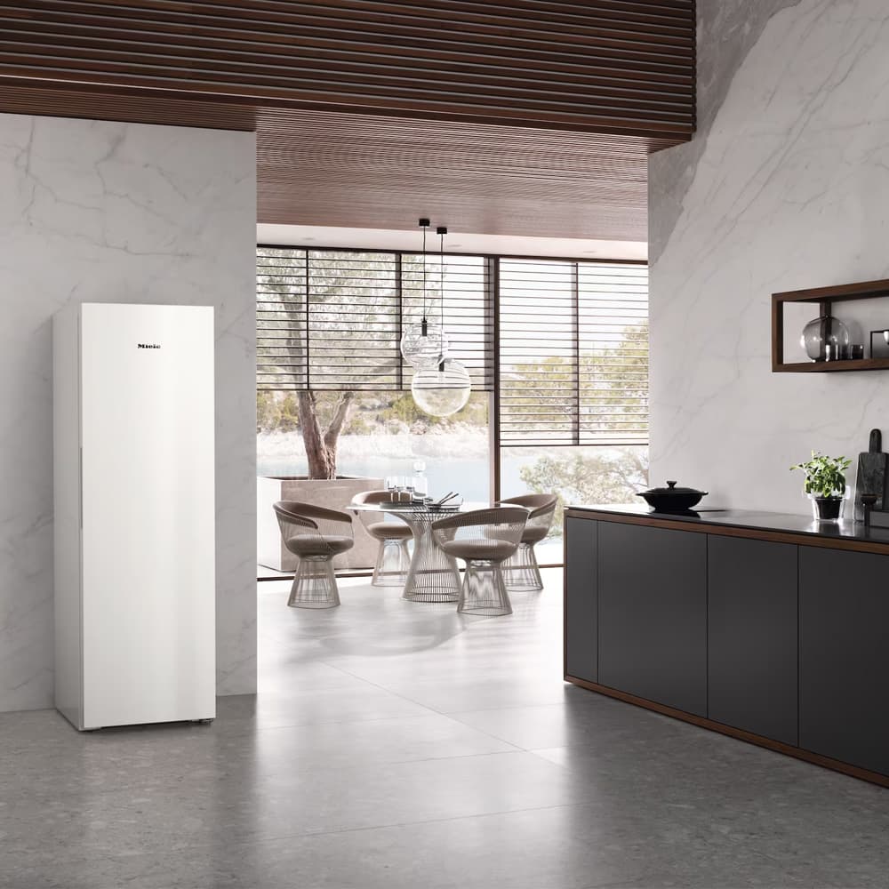 Ks 4383 Dd Freestanding Fridge and Freezer By FCI London