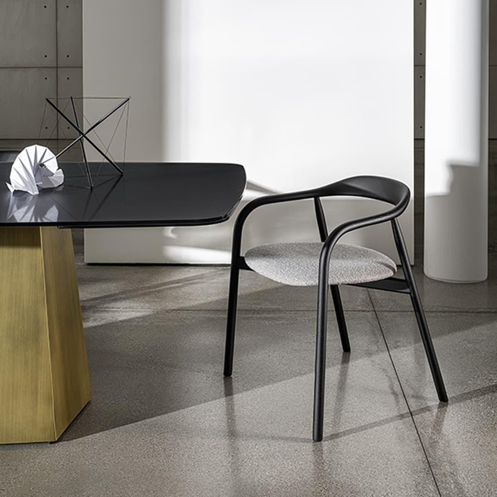 Grandeod Shaped Extensible Dining Table By FCI London