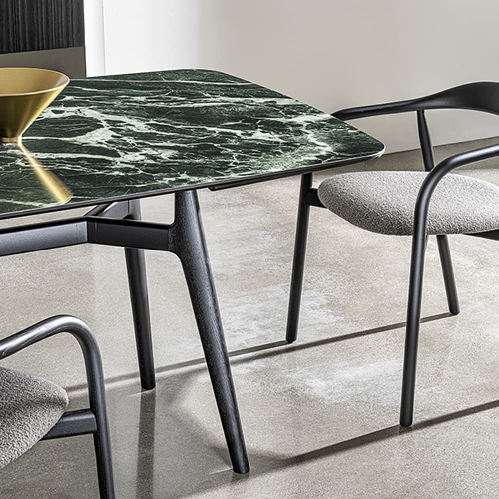 Lewood Shaped Extensible Dining Table By FCI London