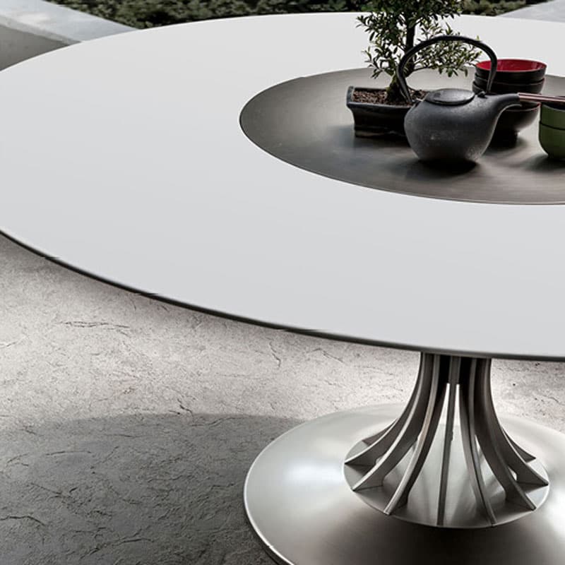 Radar Dining Table by Alivar