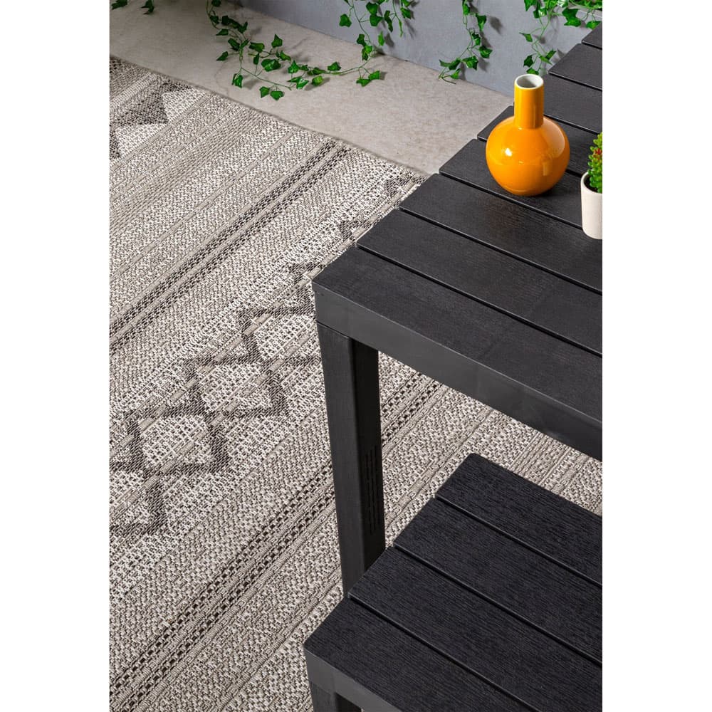 Varanda Va01 Natural Diamond Rug by Attic Rugs