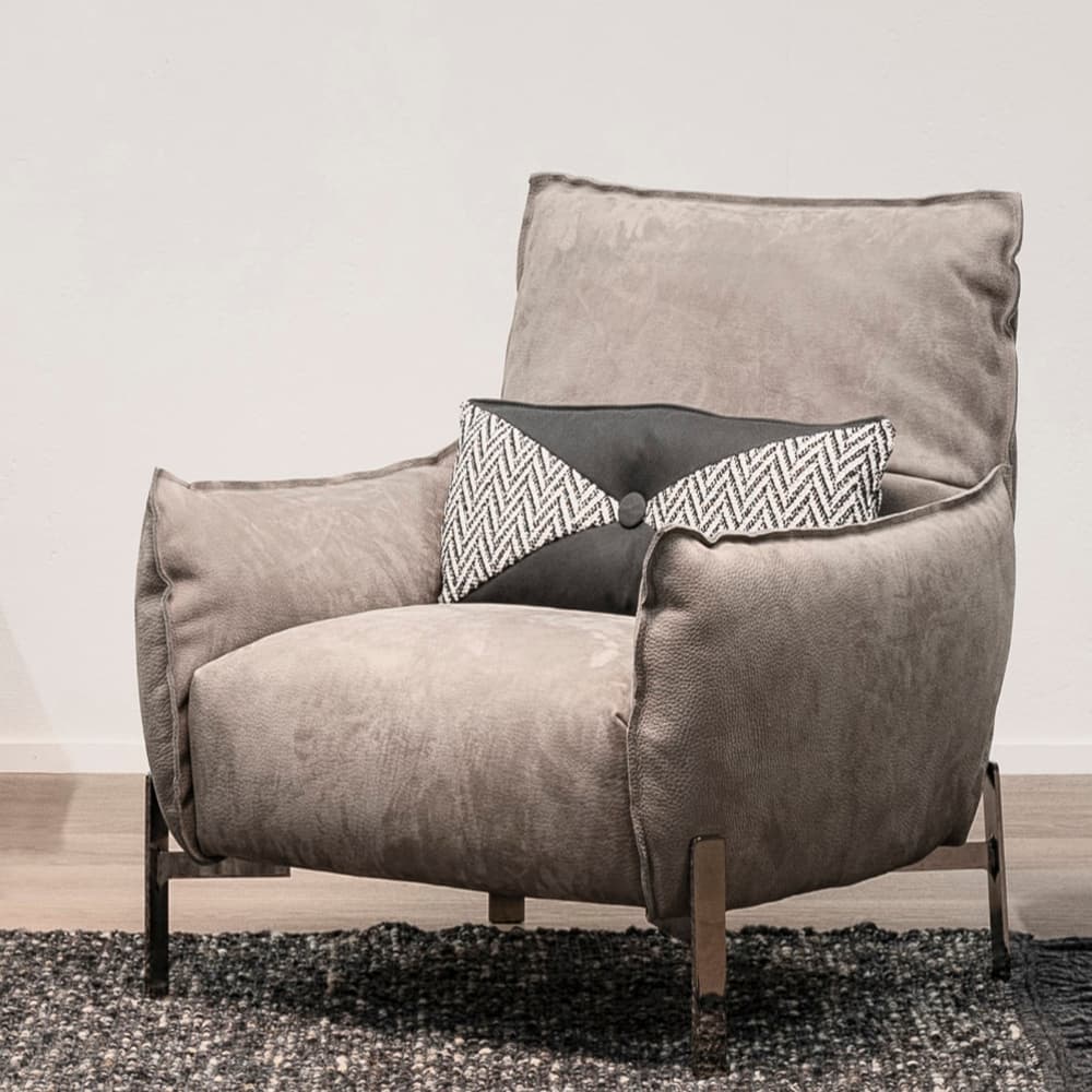 Tulip Armchair by Cierre