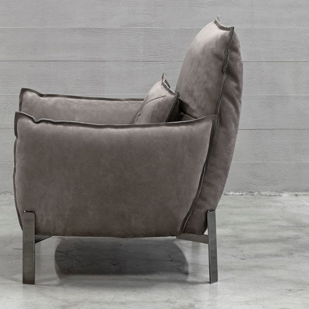 Tulip Armchair by Cierre