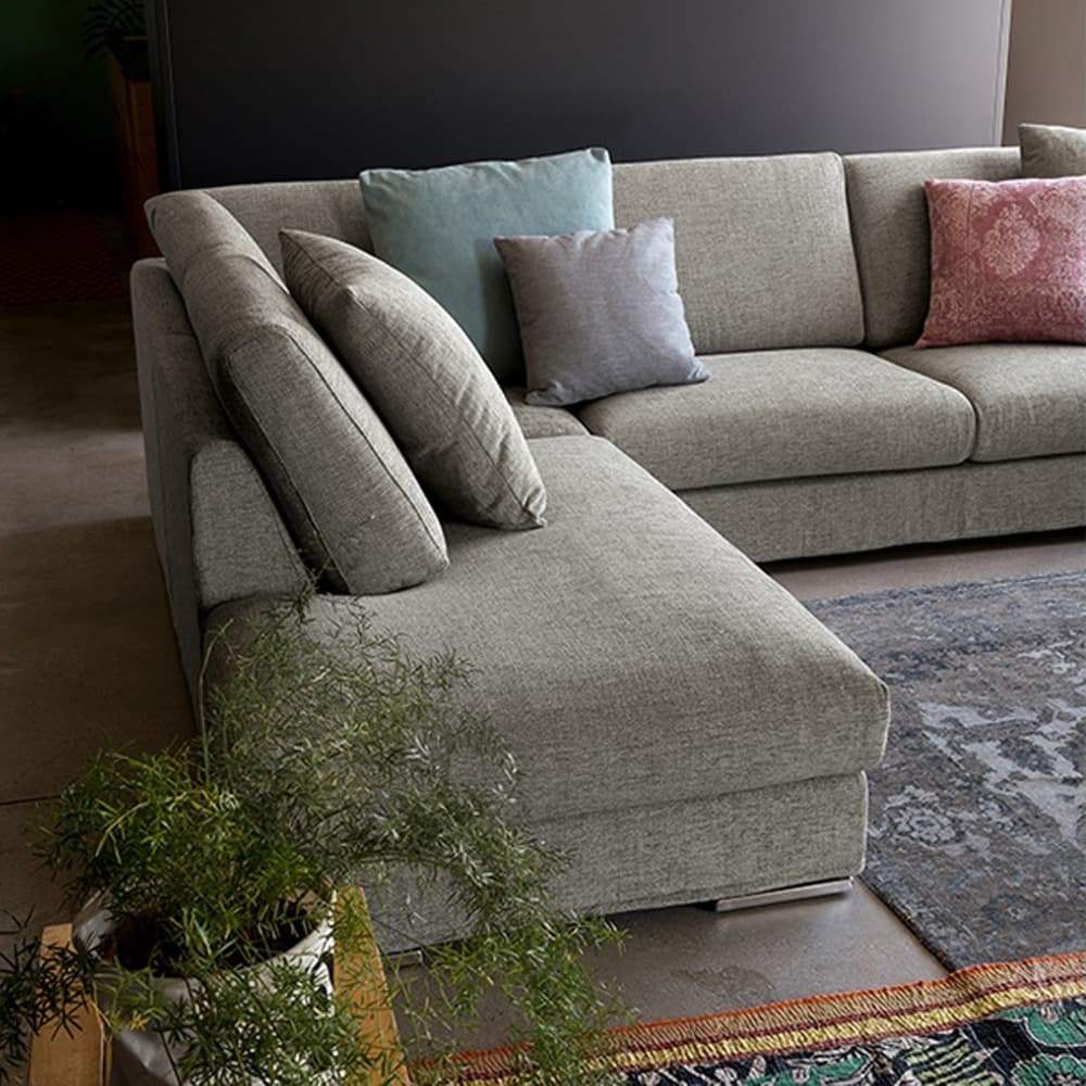 Ovidio Sofa by Dallagnese