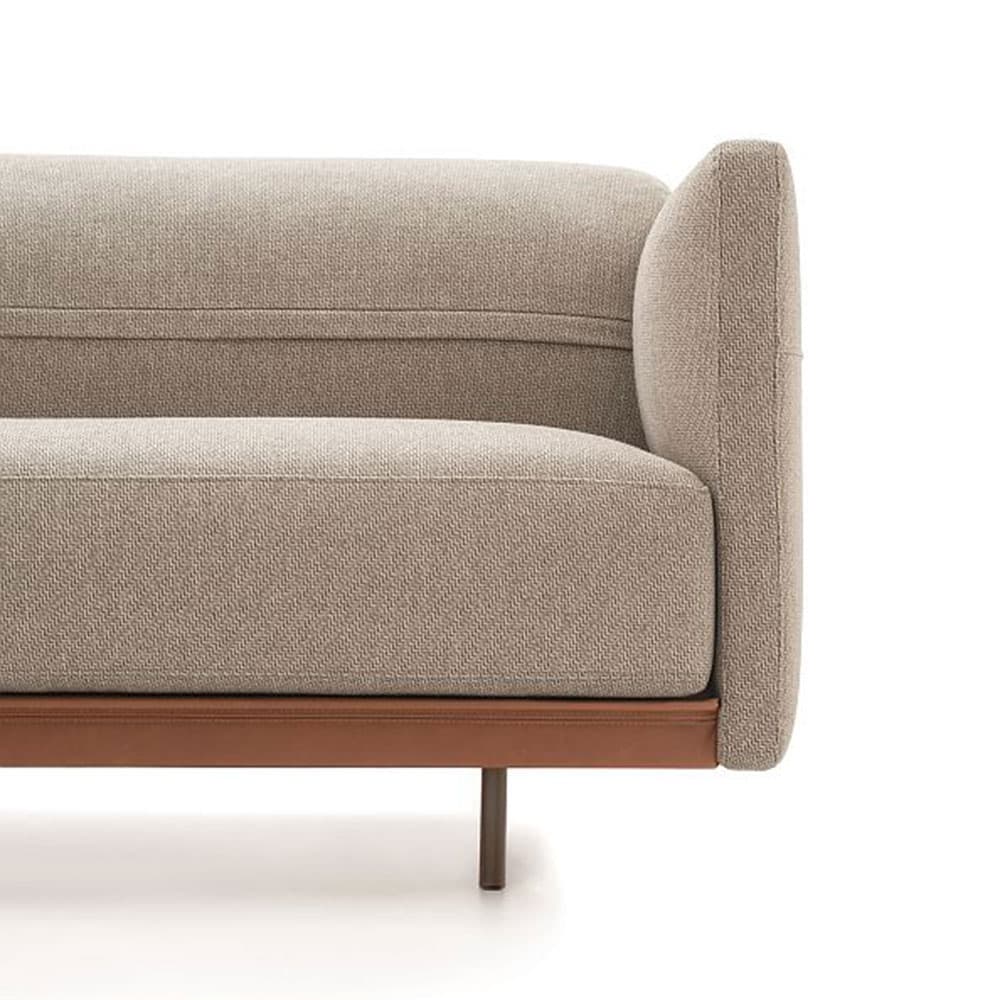 Arlott High, Sofa, Ditre Italia