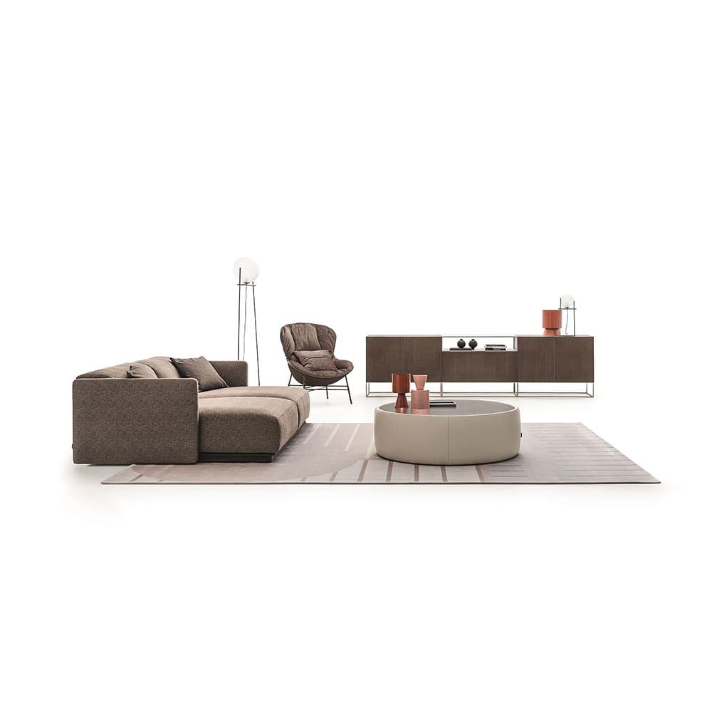 Arlott Low, Sofa, Ditre Italia