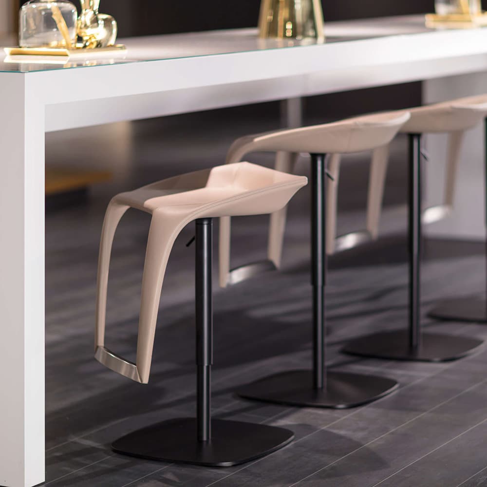 Leaf Bar Stool by Draenert