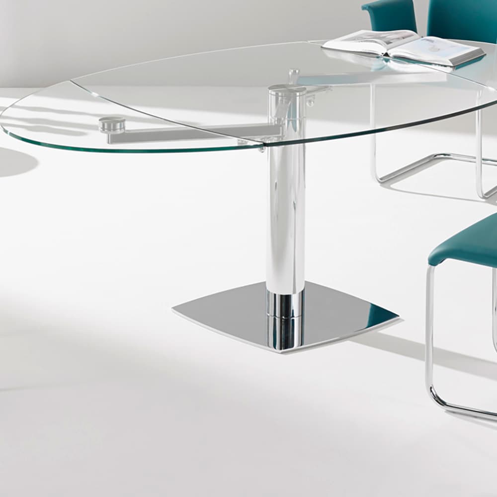 Titan Dining Table by Draenert