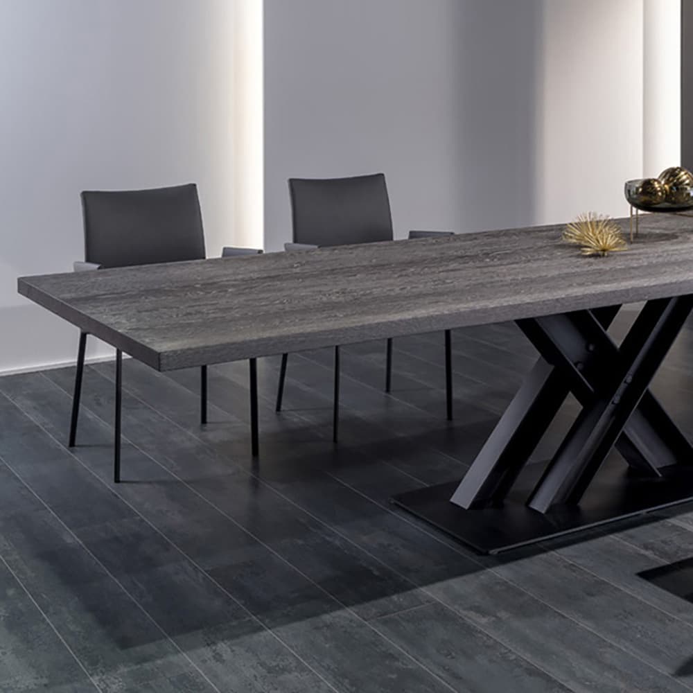 Victor Dining Table by Draenert