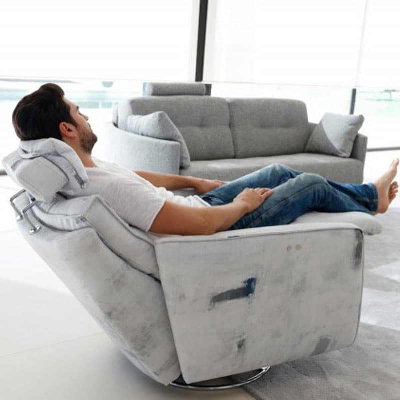 Bonne Recliner by Fama