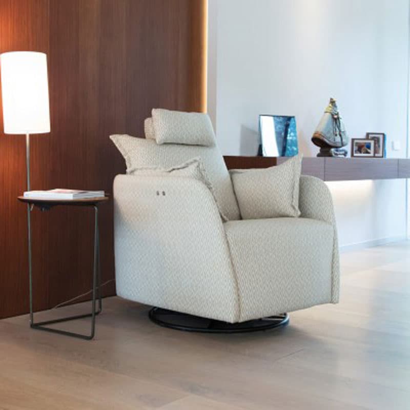 Nadia Recliner by Fama