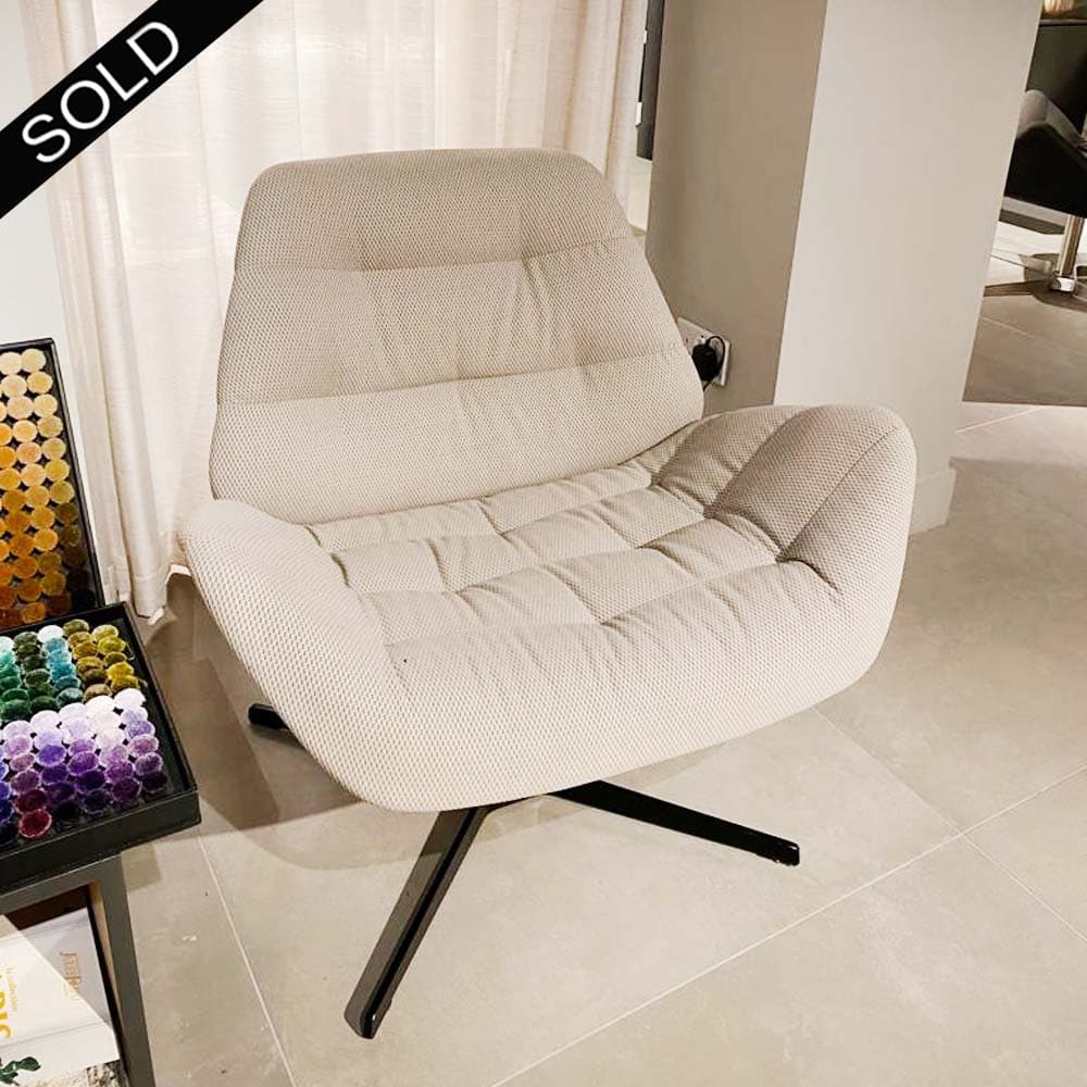 809 Low Armchair by Thonet | FCI Clearance