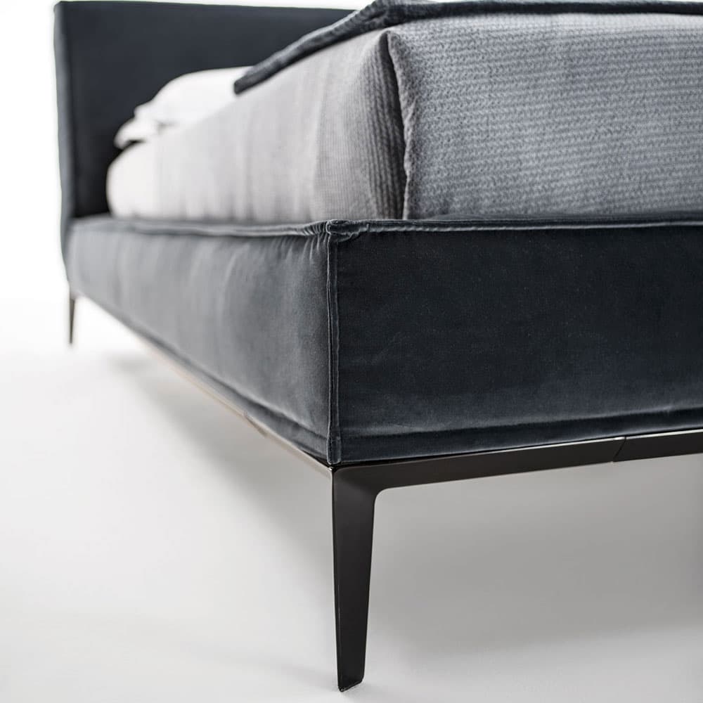 Taylor Double Bed by Frigerio