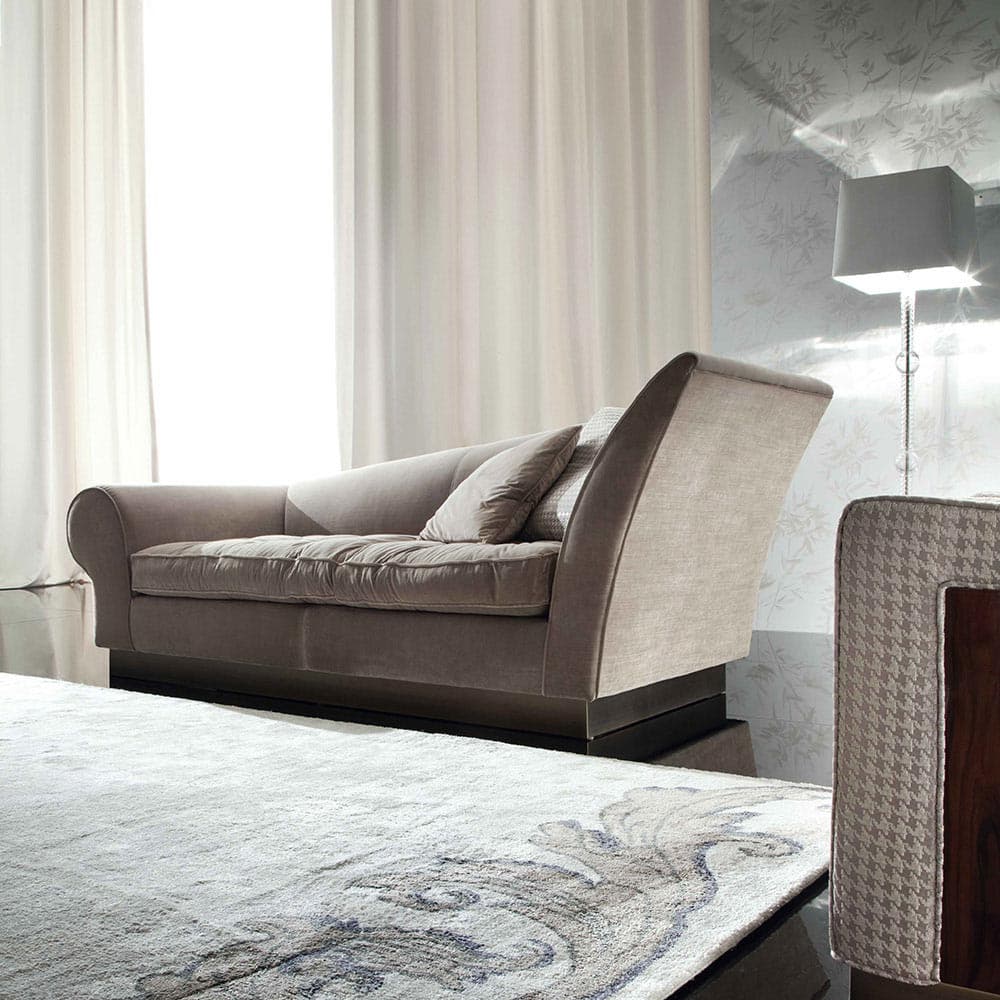 Coliseum Sofa by Giorgio Collection