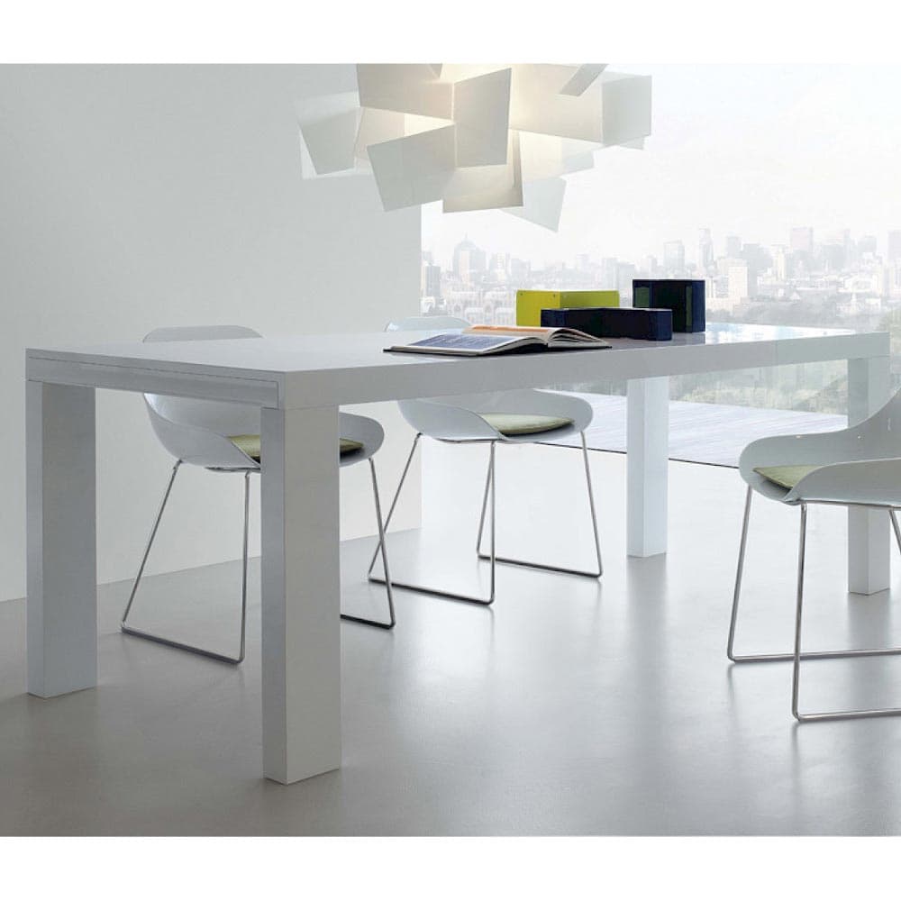 Tranoi Dining Table by Jesse