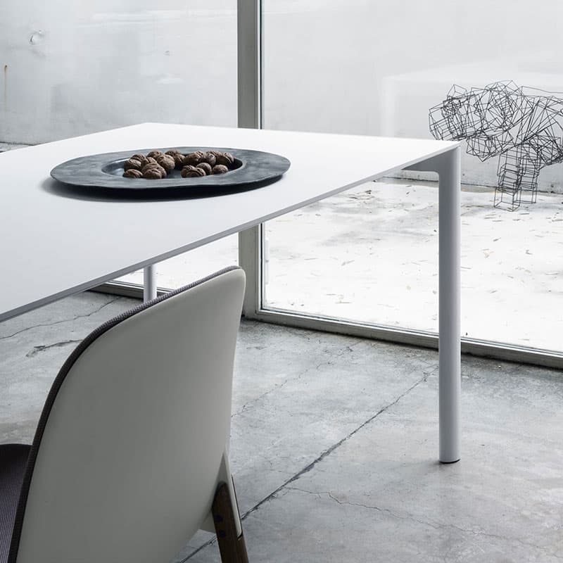 Maki Dining Table by Kristalia