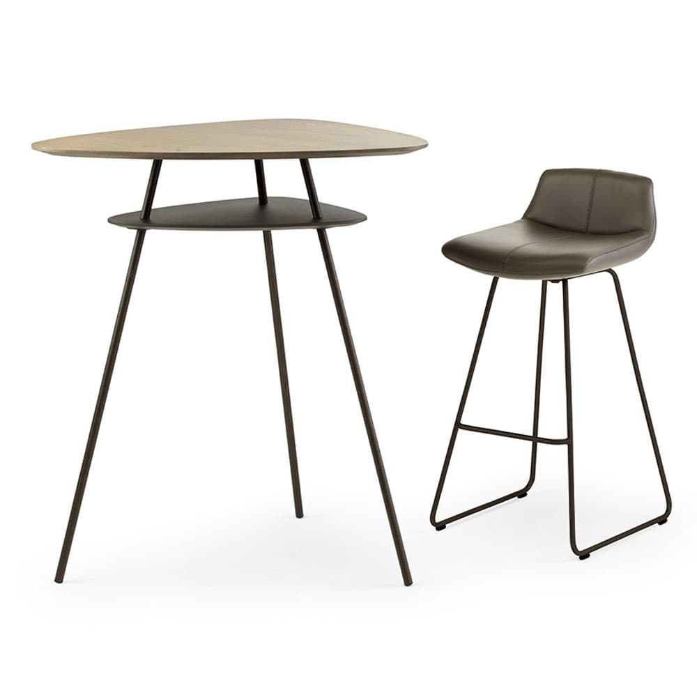 Caron Bar Stool by Leolux