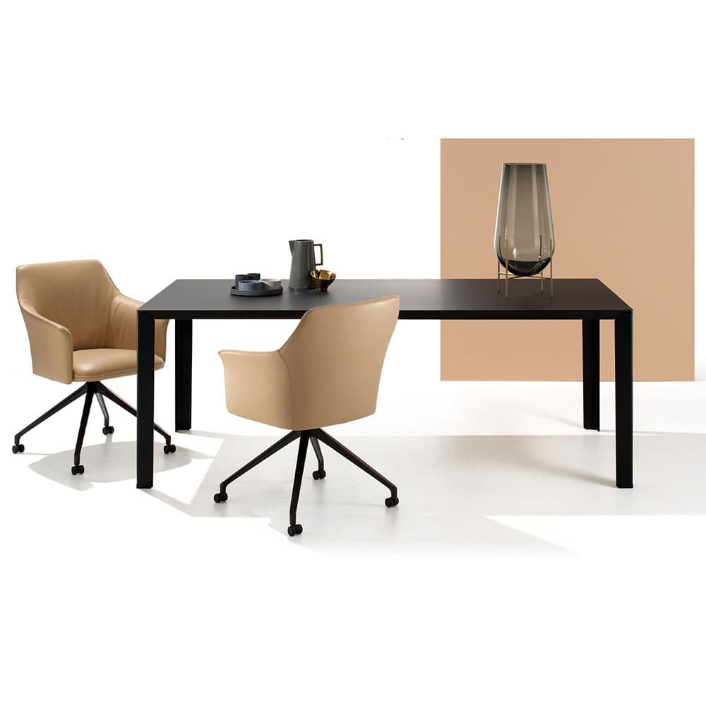 Kalia Dining Table by Leolux