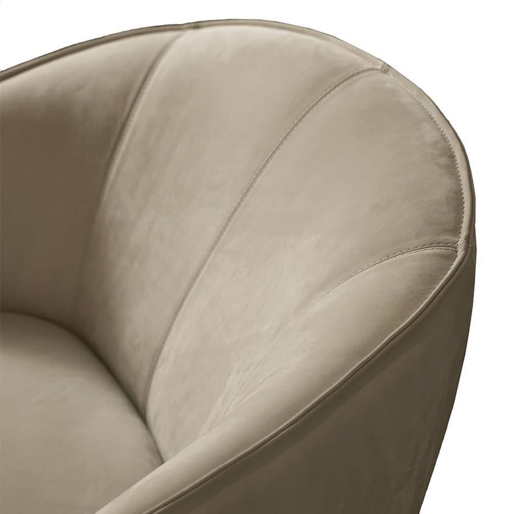 Beth Lounger by Longhi