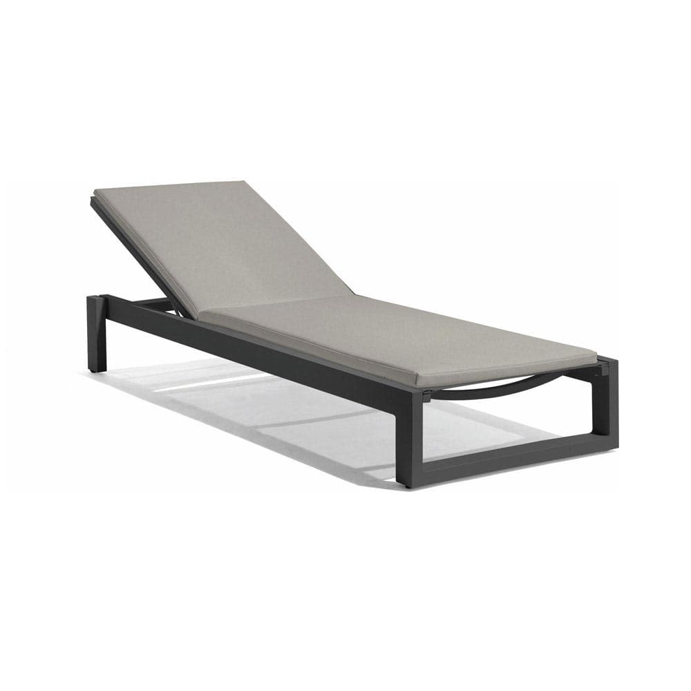 Fuse Sun Lounger by Manutti