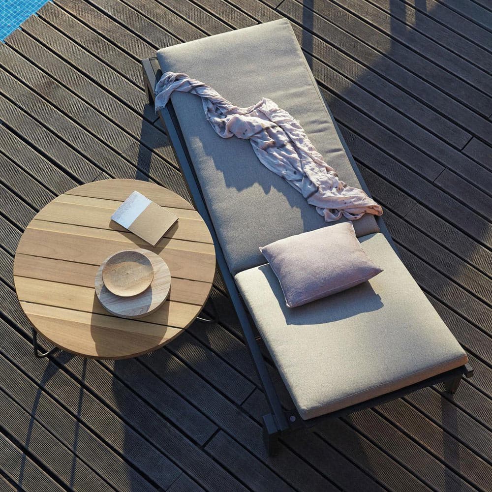 Fuse Sun Lounger by Manutti