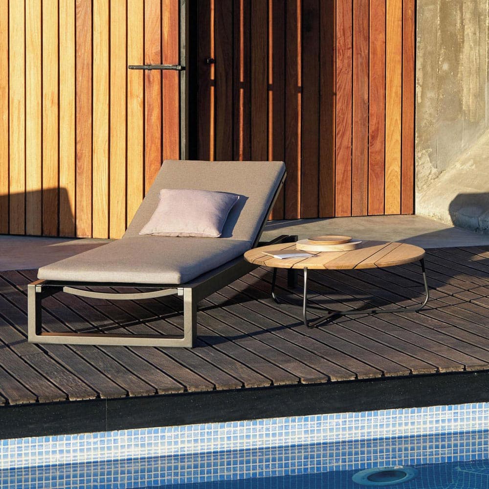 Fuse Sun Lounger by Manutti