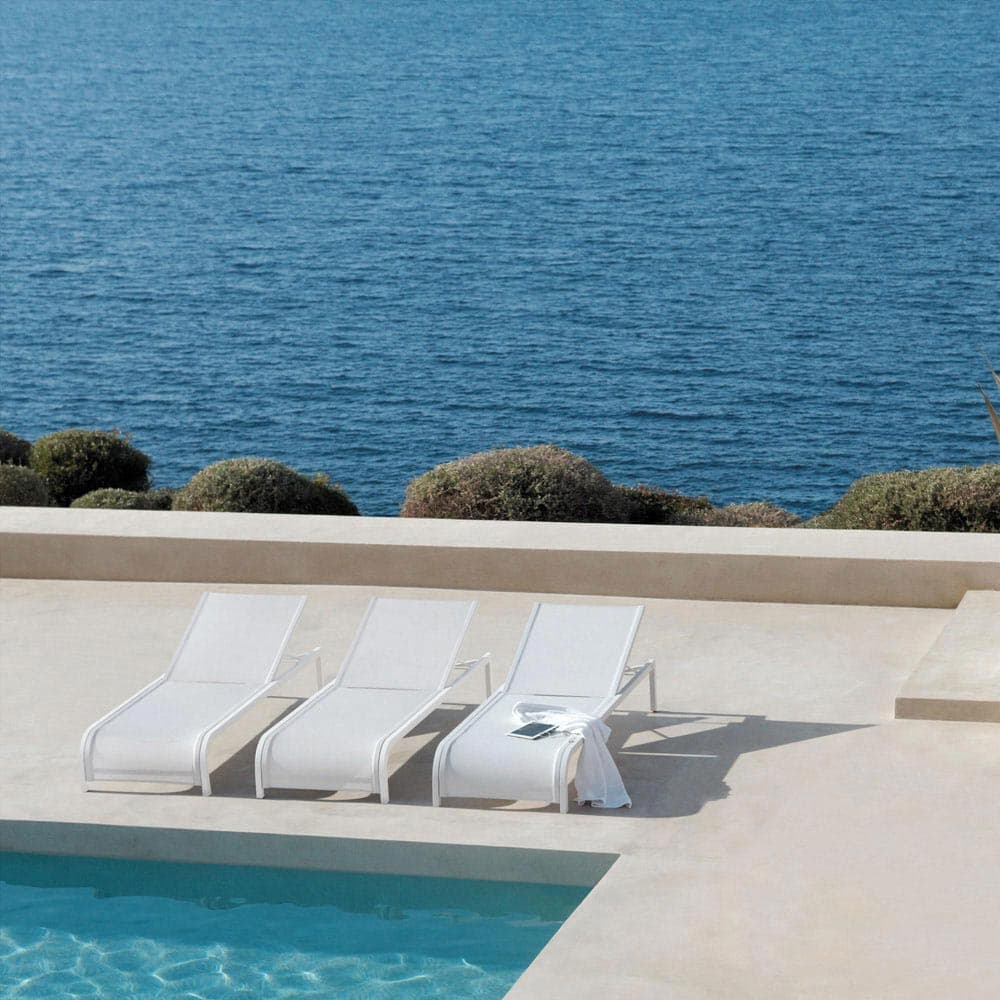 Latona Sun Lounger by Manutti