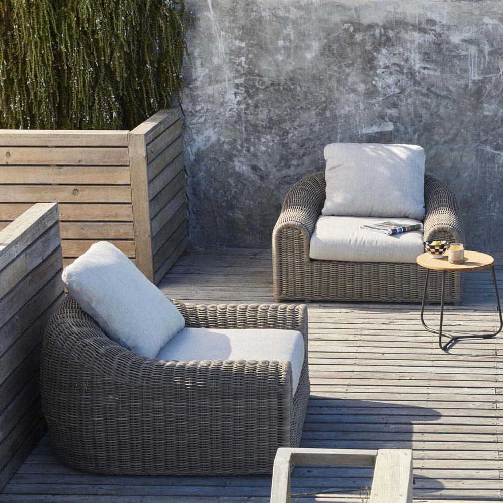 River Outdoor Lounge by Manutti