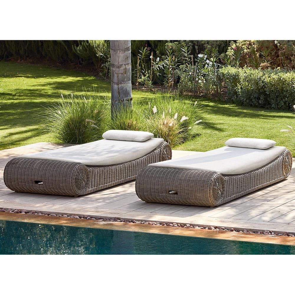 River Sun Lounger by Manutti