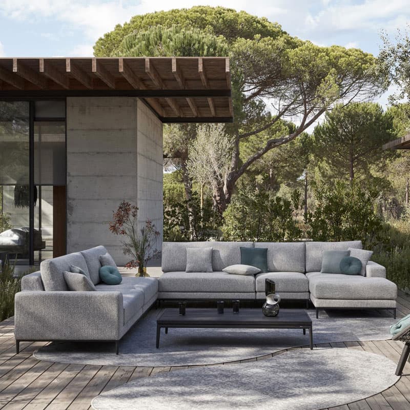 Sandua Outdoor Lounge by Manutti