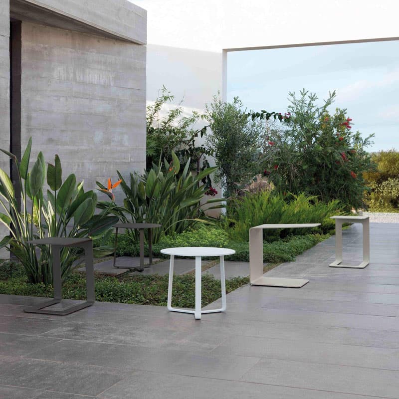 Tavo Outdoor Side Table by Manutti