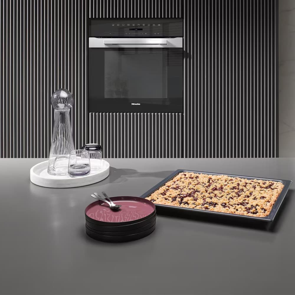 H 7260 Bp Built In Oven by Miele