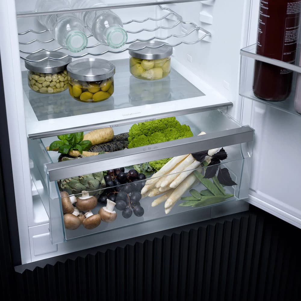 K 7433 E Built-In Fridge & Freezer by Miele