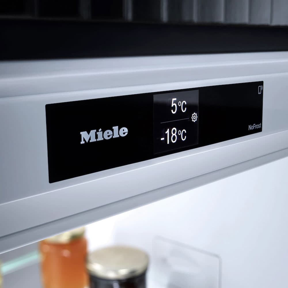 K 7433 E Built-In Fridge & Freezer by Miele