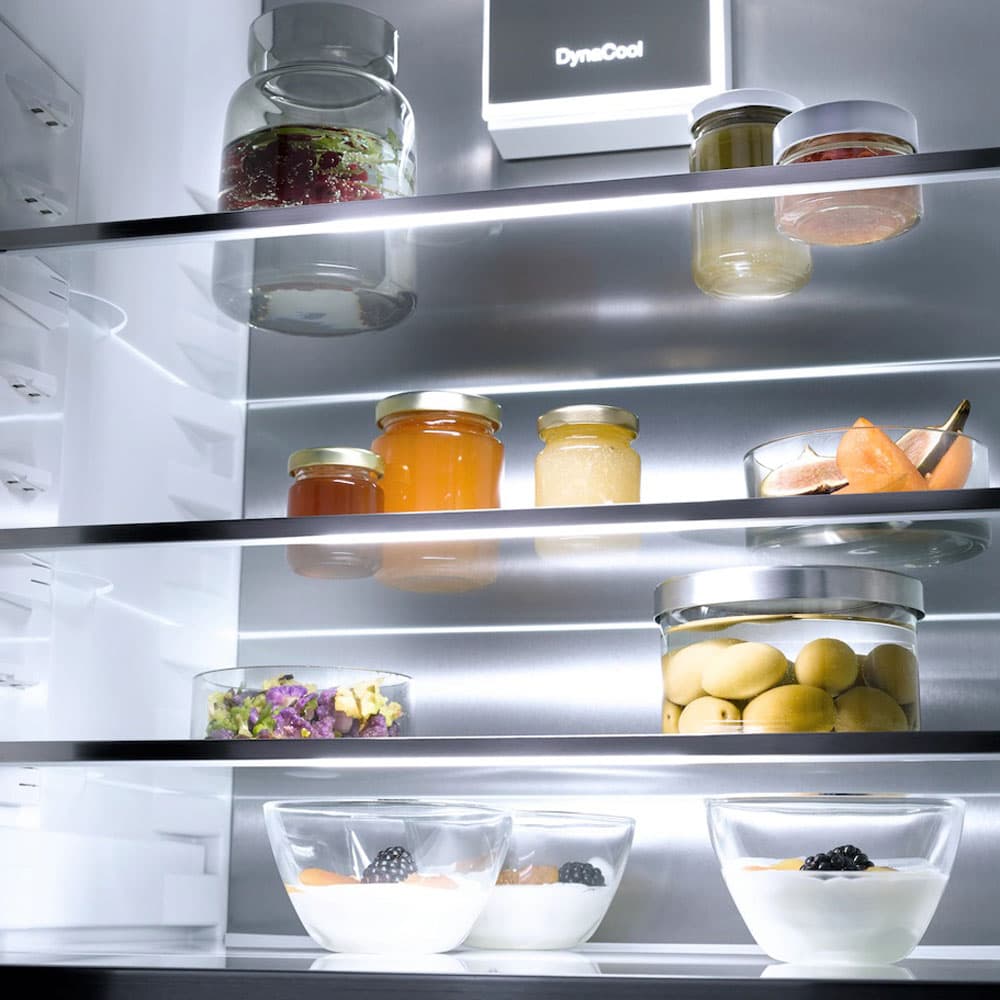 K 7763 E Built-In Fridge & Freezer by Miele