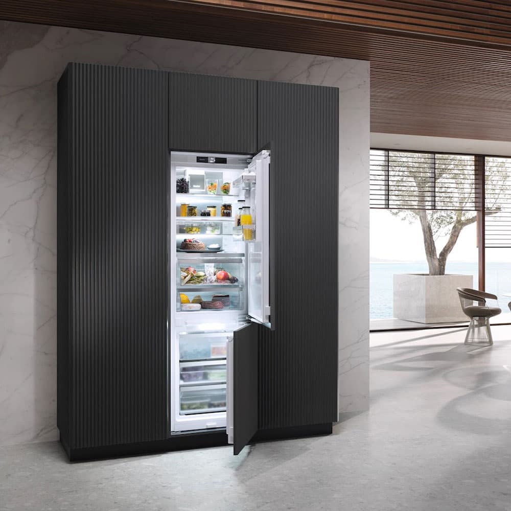 Kfn 7795 D Built-In Fridge & Freezer by Miele