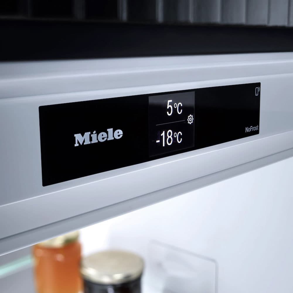 Kfn 7795 D Built-In Fridge & Freezer by Miele