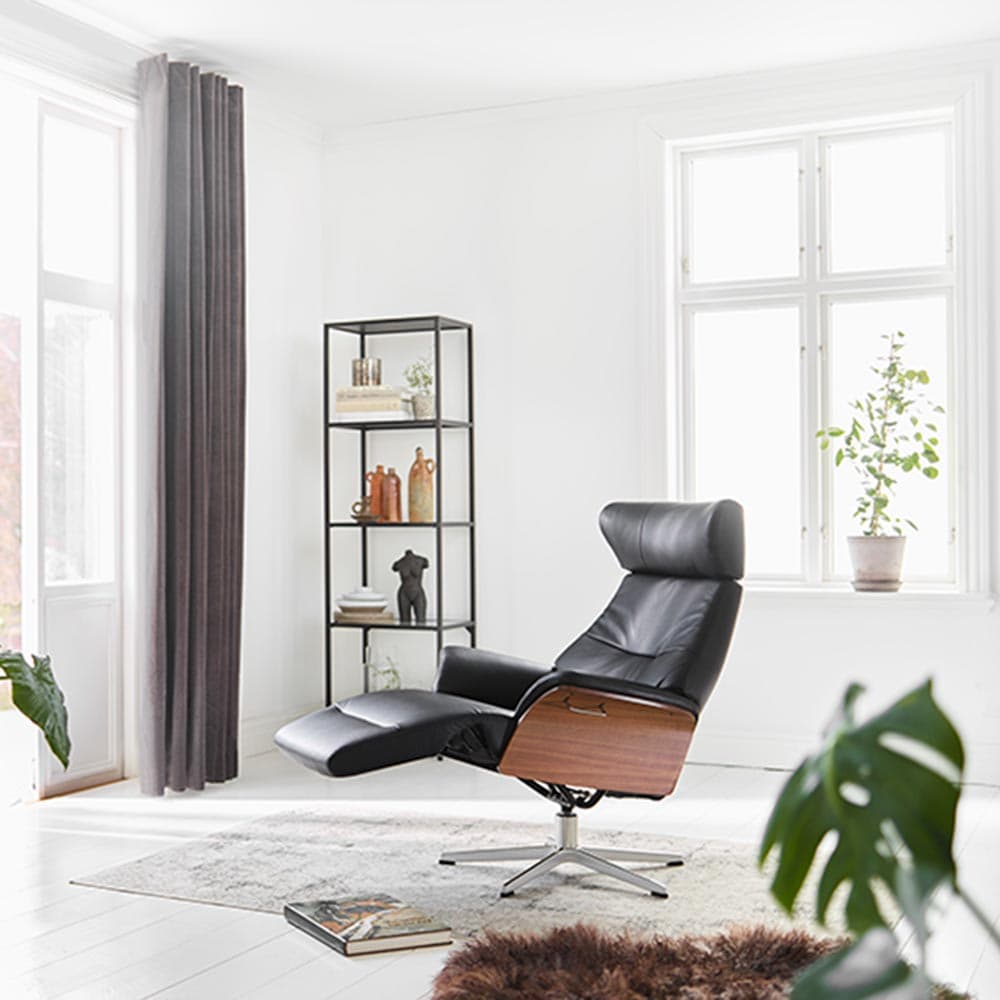 Air With Footrest Swivel Chair | Naustro Unwind Collection | FCI London