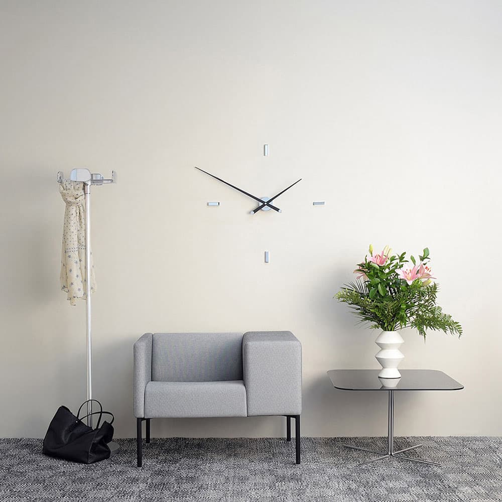 Heel 4 Clock by Nomon Clocks