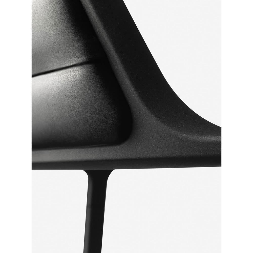 VIPP451 Armchair by Quick Ship