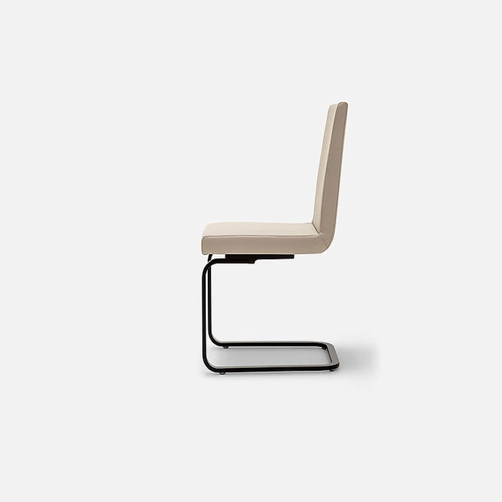 620 Chair Dining Chair By FCI London