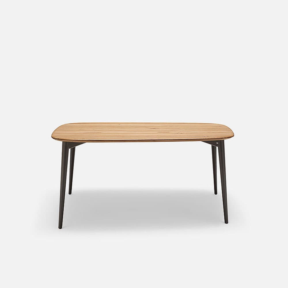 900 Dining Table By FCI London