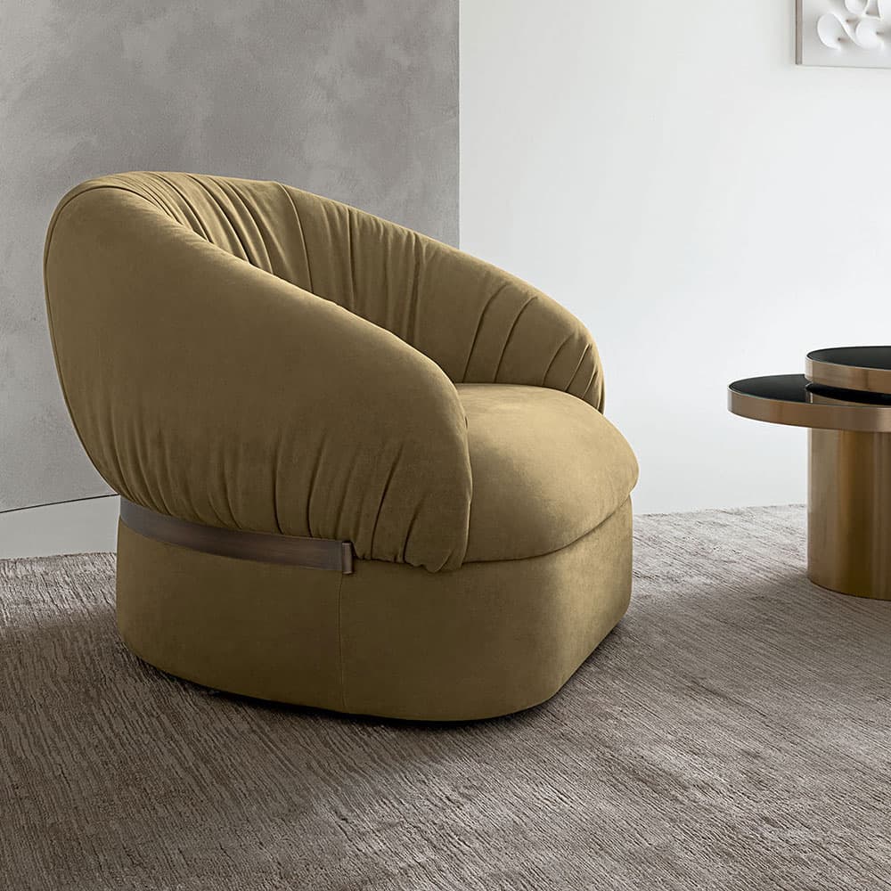 Fandango 2 Armchair by Rugiano