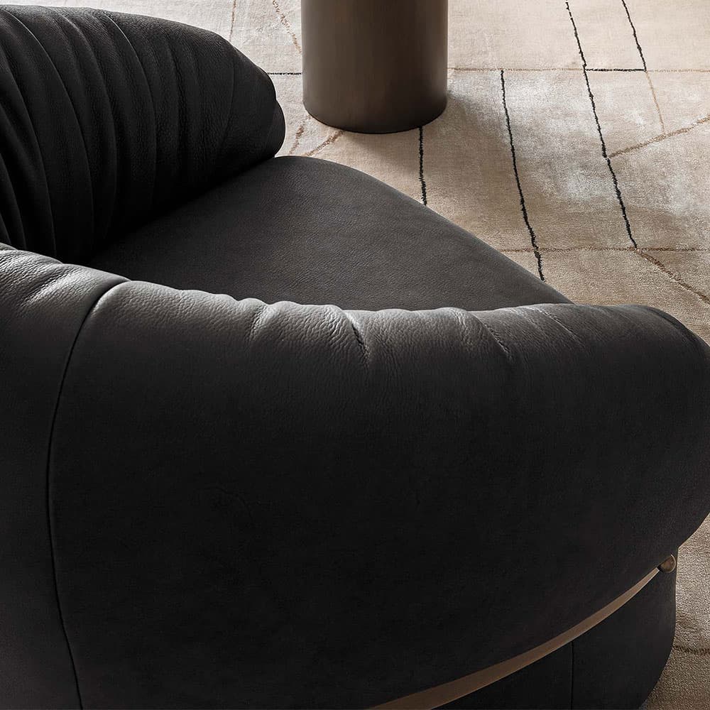 Fandango 2 Armchair by Rugiano