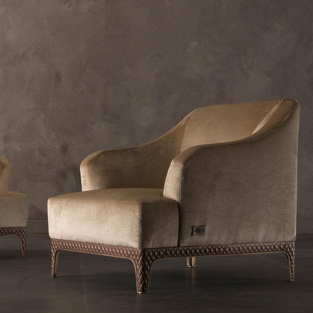 Oscar Armchair by Rugiano