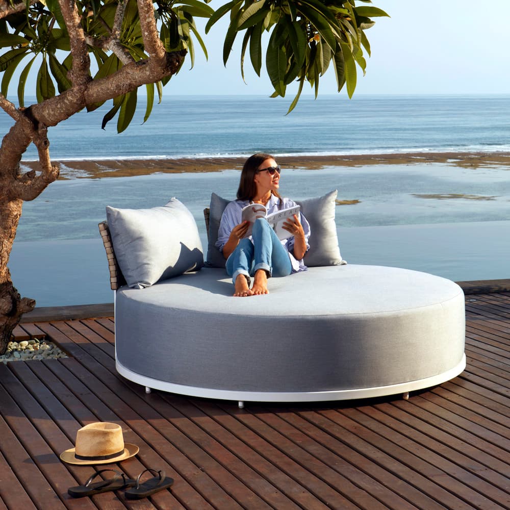 Windsor Daybed by Skyline Design