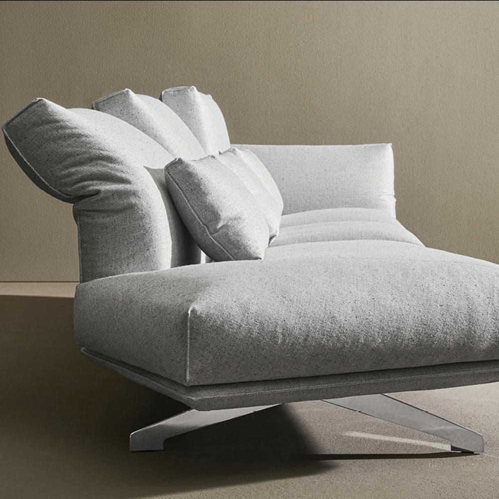 Wing Sofa by Twils