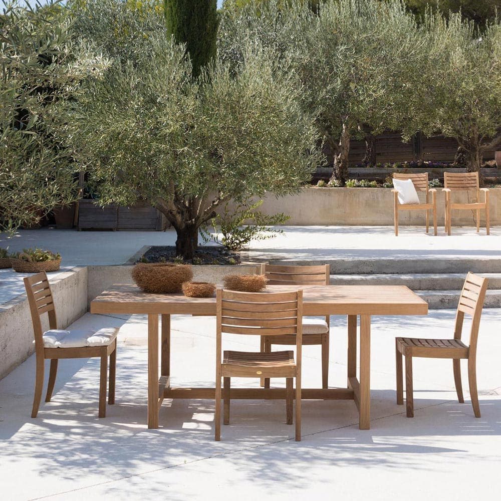 Chelsea Extendable Outdoor Table by Unopiu